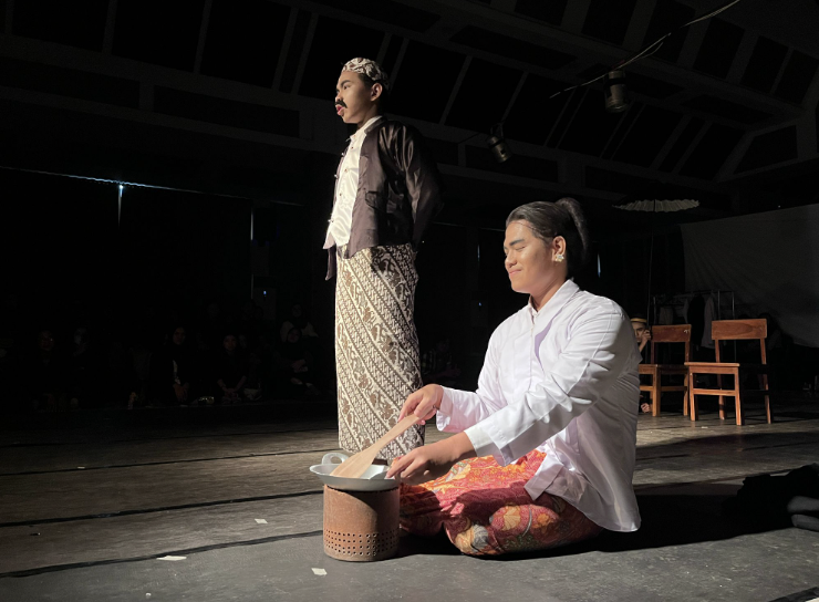 Autopsi Semangat Kartini: TKP di Panggung Menak